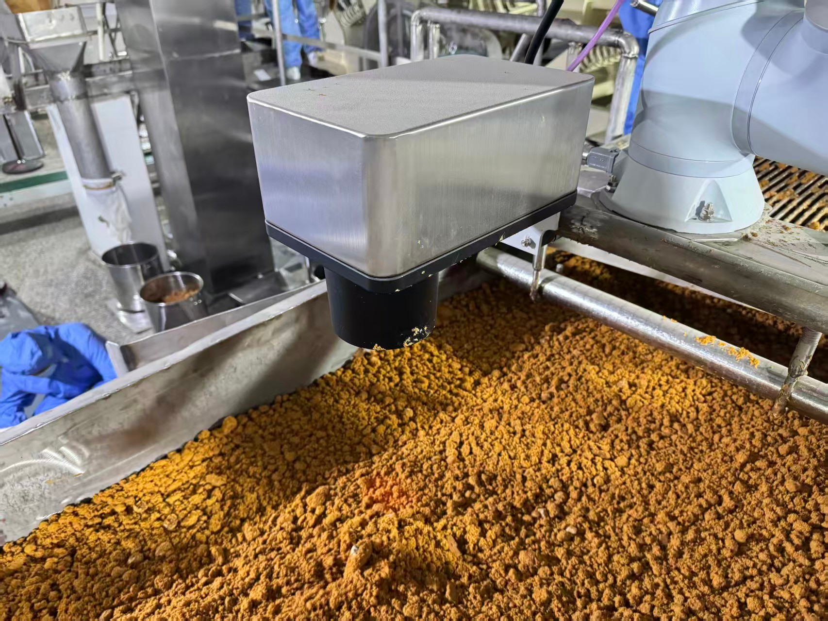 兩套在線近紅外水分儀用于廣東某糖廠