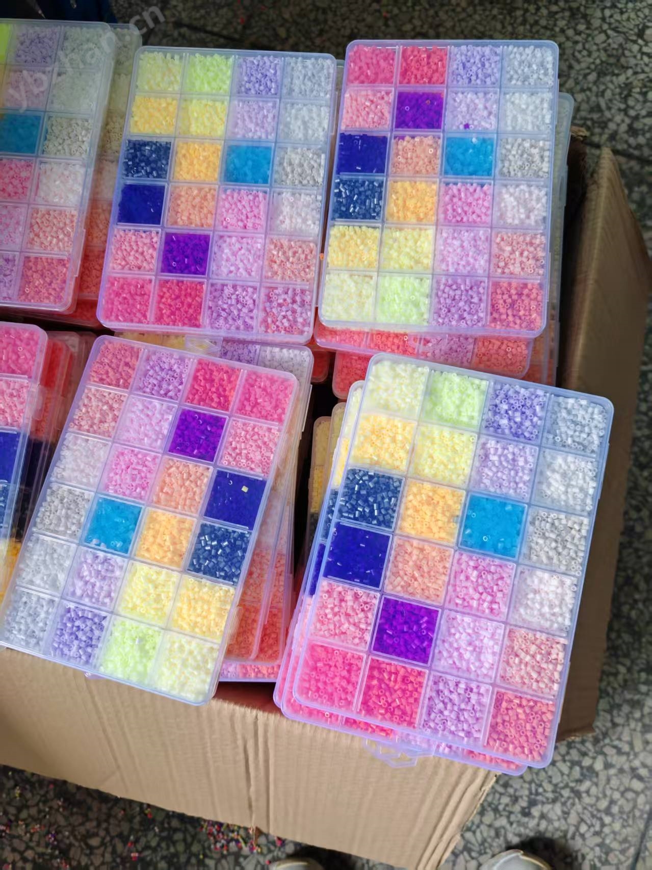 软陶片饰品颗：凶28头分装机厂家
